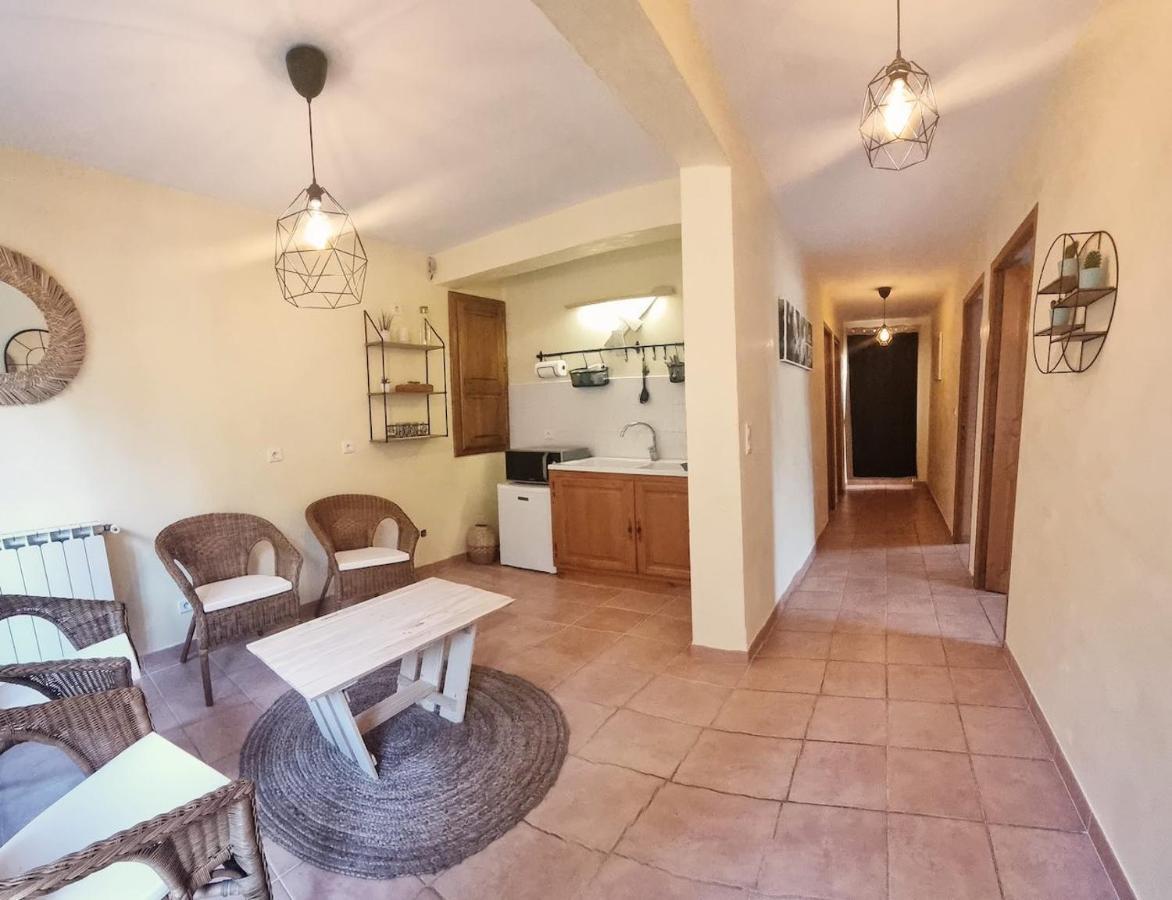 Saint-Laurent-le-Minier Villa Les Oliviers Maison D'Hotes מראה חיצוני תמונה